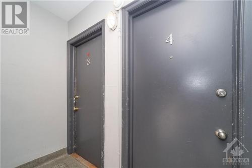 155 Marquette Avenue, Ottawa, ON - Indoor Photo Showing Other Room