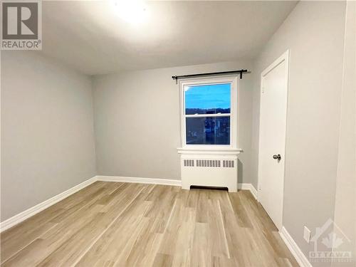 155 Marquette Avenue, Ottawa, ON - Indoor Photo Showing Other Room