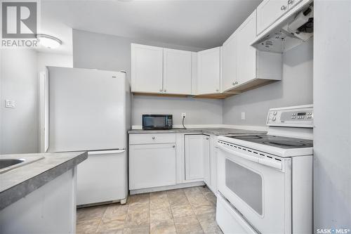 580 11Th Street E, Prince Albert, SK - Indoor Photo Showing Kitchen
