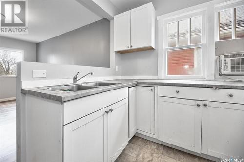 580 11Th Street E, Prince Albert, SK - Indoor Photo Showing Kitchen With Double Sink