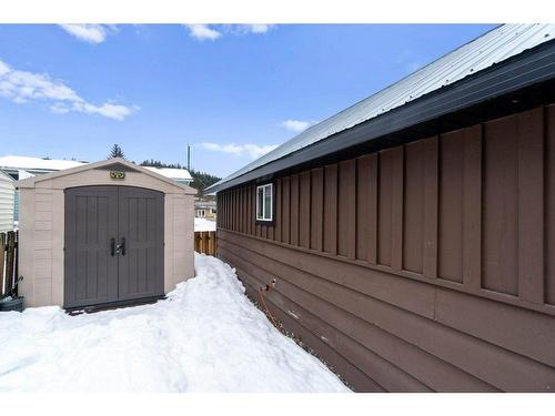 7041 50 Street, Salmon Arm, BC - Outdoor With Exterior
