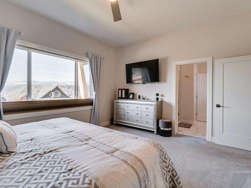 2-777 Denali Drive, Kelowna, BC - Indoor Photo Showing Bedroom