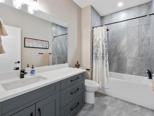 3048 Wales Road, West Kelowna, BC - Indoor Photo Showing Bathroom