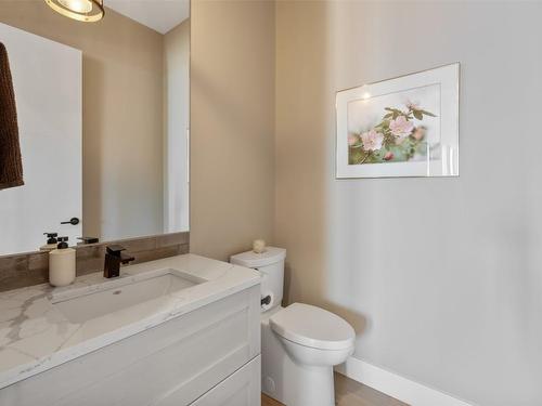 3048 Wales Road, West Kelowna, BC - Indoor Photo Showing Bathroom