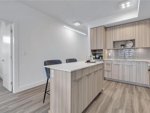 601B-3634 Mission Springs Drive, Kelowna, BC - Indoor Photo Showing Kitchen