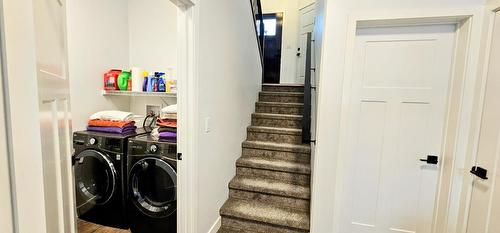 261 Shadow Mountain Boulevard, Cranbrook, BC - Indoor Photo Showing Laundry Room