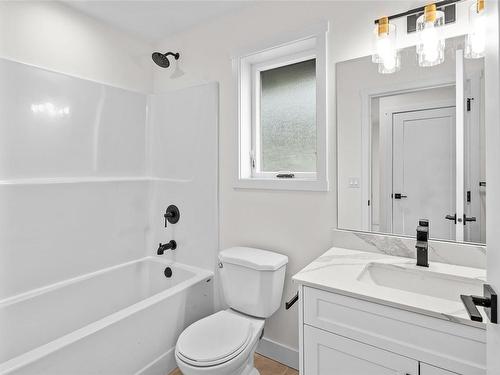 2548 Nickson Way, Sooke, BC - Indoor Photo Showing Bathroom