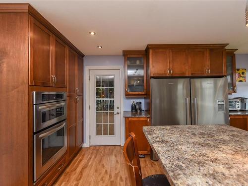 3828 Laurel Dr, Royston, BC - Indoor Photo Showing Kitchen