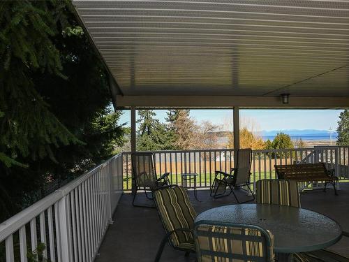 3828 Laurel Dr, Royston, BC - Outdoor With Deck Patio Veranda With Exterior