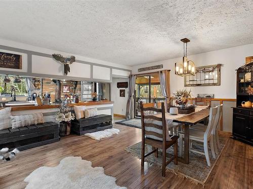 2940 Horton Rd, Mill Bay, BC - Indoor Photo Showing Dining Room