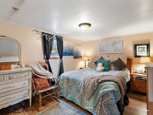 2940 Horton Rd, Mill Bay, BC - Indoor Photo Showing Bedroom