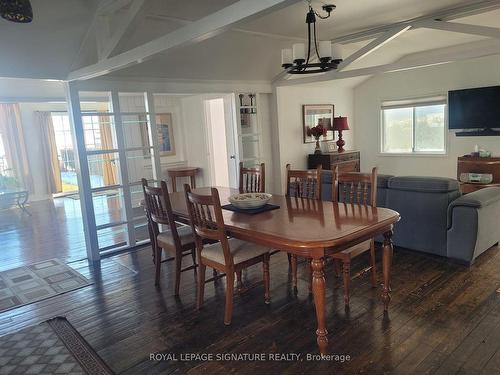 2335 Crystal Beach Rd, Innisfil, ON - Indoor Photo Showing Dining Room
