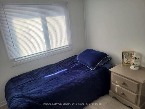 2335 Crystal Beach Rd, Innisfil, ON - Indoor Photo Showing Bedroom