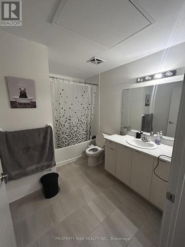 #402 -20 Orchid Place Dr, Toronto, ON - Indoor Photo Showing Bathroom