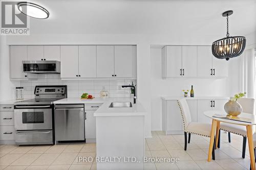 128 Lowther Ave, Richmond Hill, ON - Indoor Photo Showing Kitchen