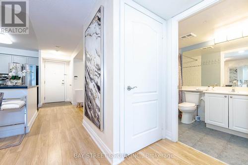 209 - 21 Hillcrest Avenue, Toronto, ON - Indoor Photo Showing Bathroom