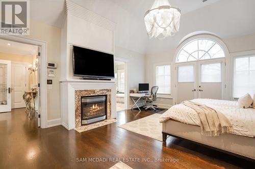 1604 Spring Rd, Mississauga, ON - Indoor With Fireplace
