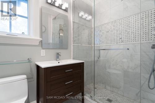 1604 Spring Road, Mississauga, ON - Indoor Photo Showing Bathroom