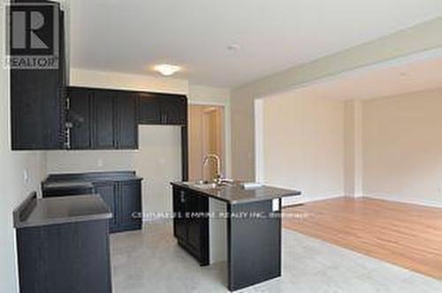 109 Sunflower Crescent, Thorold, ON - Indoor Photo Showing Kitchen