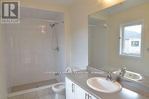 109 Sunflower Cres, Thorold, ON - Indoor Photo Showing Bathroom