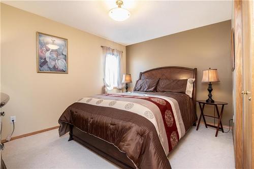 108 Courland Bay, Winnipeg, MB - Indoor Photo Showing Bedroom