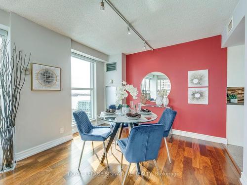 2207-77 Harbour Sq, Toronto, ON - Indoor Photo Showing Dining Room