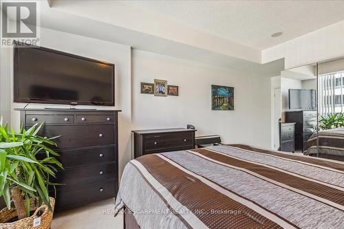 #316 -1 Hurontario St, Mississauga, ON - Indoor Photo Showing Bedroom