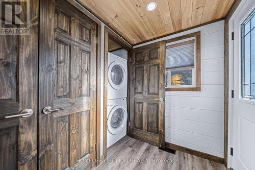 1007 Elliott Rd, Algonquin Highlands, ON - Indoor Photo Showing Laundry Room