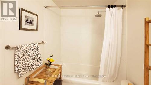 907 - 318 Richmond Street W, Toronto, ON - Indoor Photo Showing Bathroom