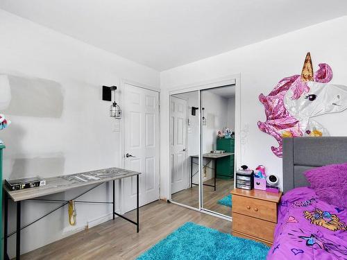 Bedroom - 51 Rue De L'Hôtel-De-Ville, Saint-Alexis-Des-Monts, QC - Indoor Photo Showing Bedroom