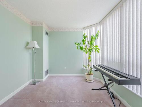 301-24 Hanover Rd, Brampton, ON - Indoor Photo Showing Other Room