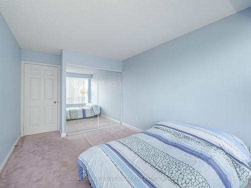 301-24 Hanover Rd, Brampton, ON - Indoor Photo Showing Bedroom