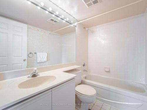 301-24 Hanover Rd, Brampton, ON - Indoor Photo Showing Bathroom