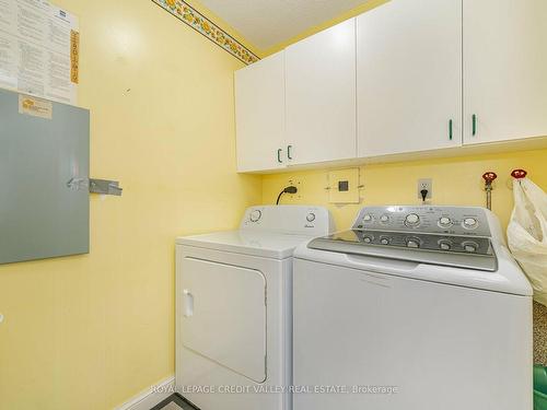 301-24 Hanover Rd, Brampton, ON - Indoor Photo Showing Laundry Room