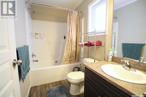18 Burgess Street, Fleming, SK - Indoor Photo Showing Bathroom