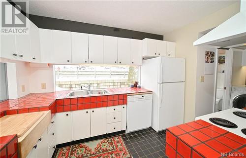 645 Waterloo Row, Fredericton, NB - Indoor Photo Showing Kitchen With Double Sink