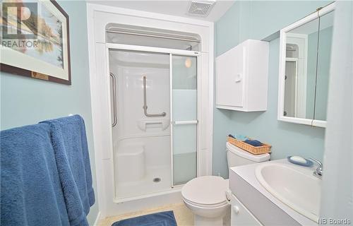645 Waterloo Row, Fredericton, NB - Indoor Photo Showing Bathroom