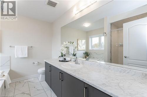116 Whithorn Crescent, Caledonia, ON - Indoor Photo Showing Bathroom