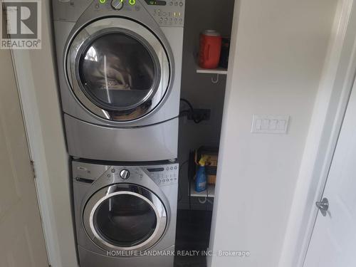 1052 Elgin Street, Newmarket, ON - Indoor Photo Showing Laundry Room