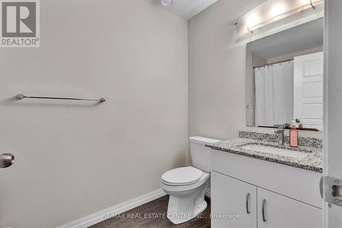 #313 -35 Kingsbury Sq, Guelph, ON - Indoor Photo Showing Bathroom