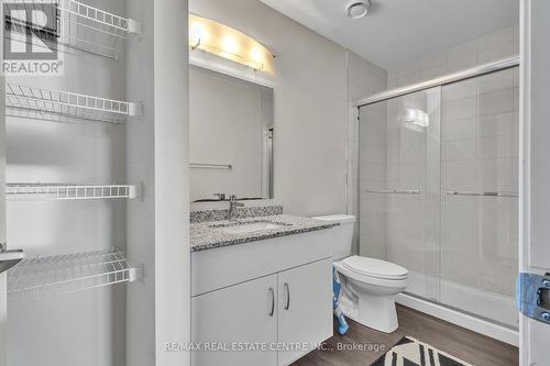 #313 -35 Kingsbury Sq, Guelph, ON - Indoor Photo Showing Bathroom