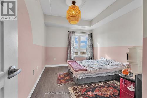 #313 -35 Kingsbury Sq, Guelph, ON - Indoor Photo Showing Bedroom