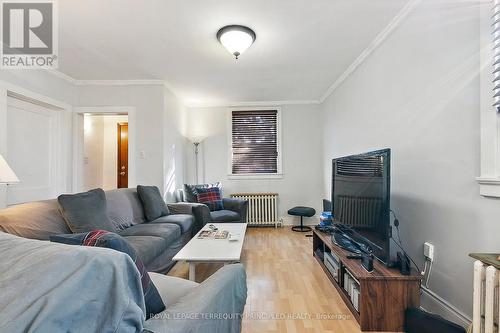 60 Thirtieth St, Toronto, ON - Indoor Photo Showing Living Room