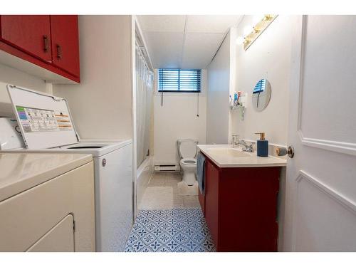 Salle de bains - 23 Rue Des Cyprès, Drummondville, QC - Indoor Photo Showing Laundry Room