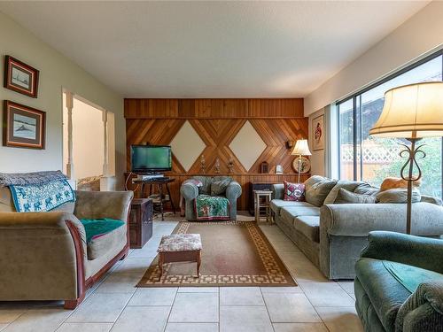 11-500 Muchalat Pl, Gold River, BC - Indoor Photo Showing Living Room