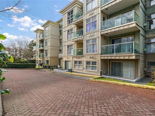 302-535 Manchester Rd, Victoria, BC - Outdoor With Balcony