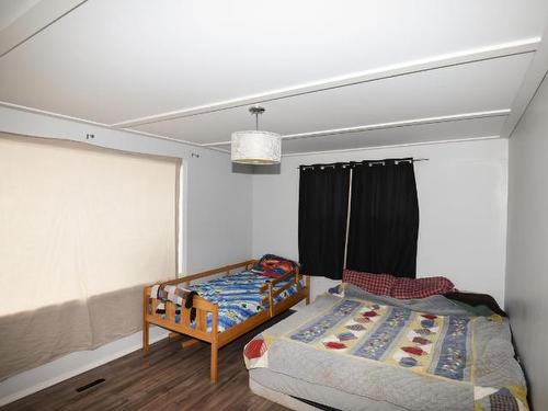 1404 Soues Street, Clinton, BC - Indoor Photo Showing Bedroom
