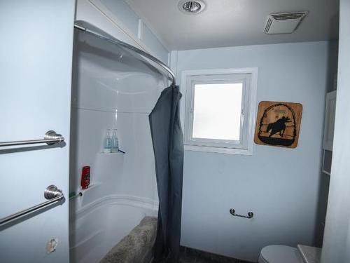 1404 Soues Street, Clinton, BC - Indoor Photo Showing Bathroom