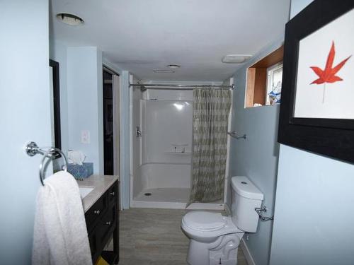 1404 Soues Street, Clinton, BC - Indoor Photo Showing Bathroom
