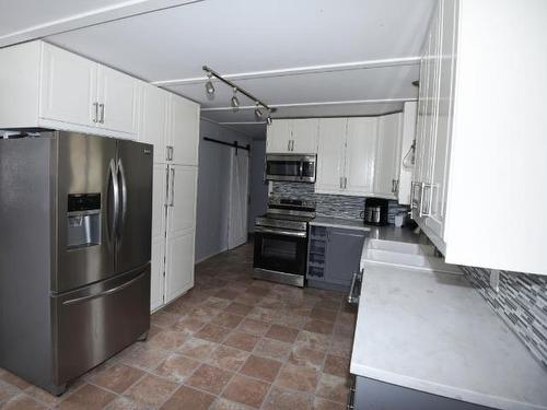 1404 Soues Street, Clinton, BC - Indoor Photo Showing Kitchen